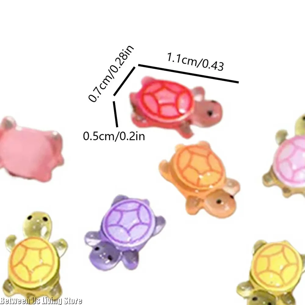 100Pcs Mini Resin Turtles Night Glow Turtle Figurines Multi-Function Glow in The Night Turtle Miniatures for Micro Landscaping
