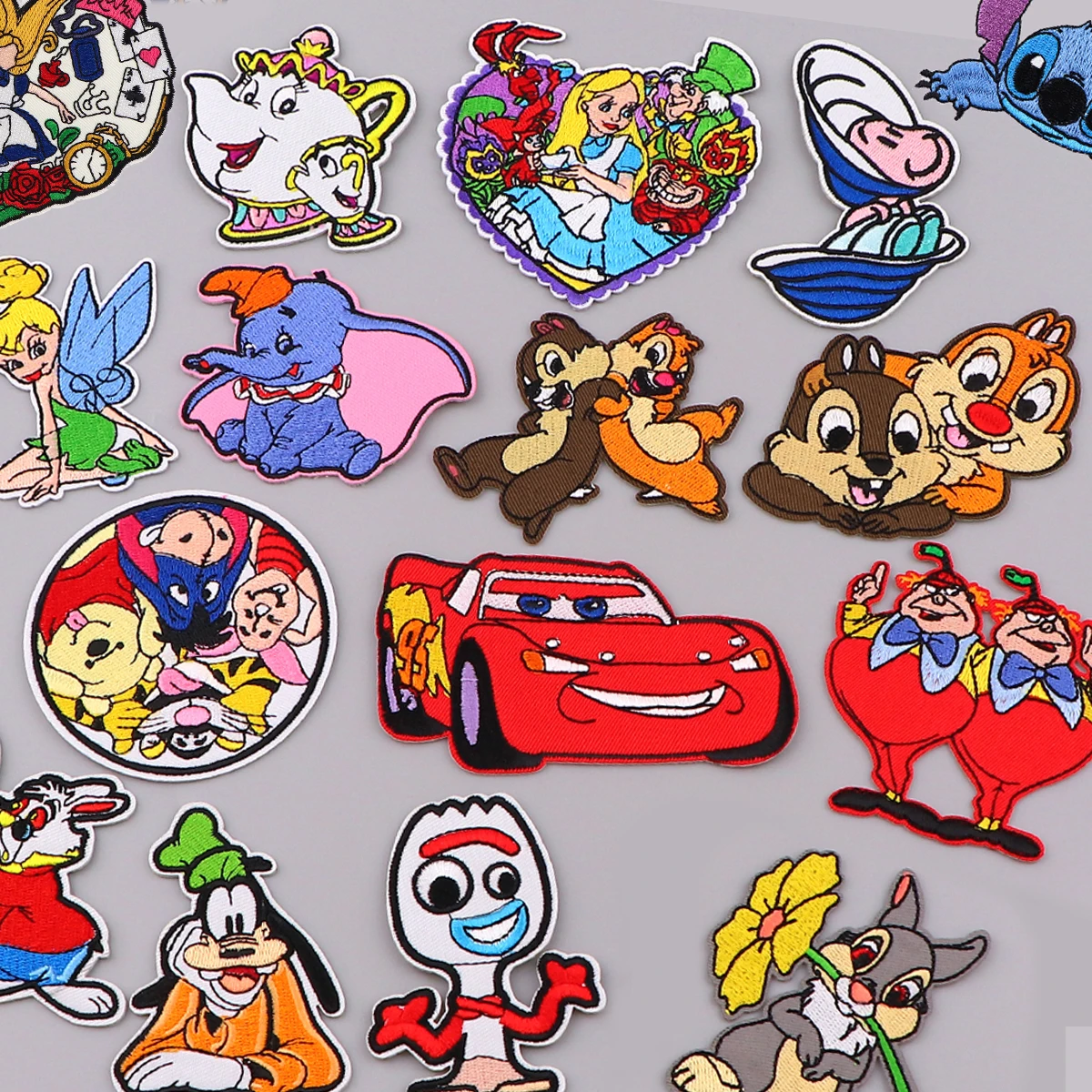 Speelgoedverhalen Patches op kleding Leuke steek geborduurde patches Alice in Wonderland Badges Opstrijkbare patch DIY kledingaccessoires