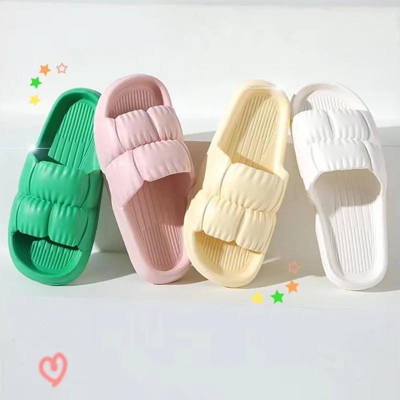 2024 ผู้ชายผู้หญิง Soft Sole Cloud รองเท้าแตะแพลตฟอร์มหนารองเท้าแตะชายหาดกลางแจ้งในร่มฤดูร้อน EVA Flip Flops ลื่น