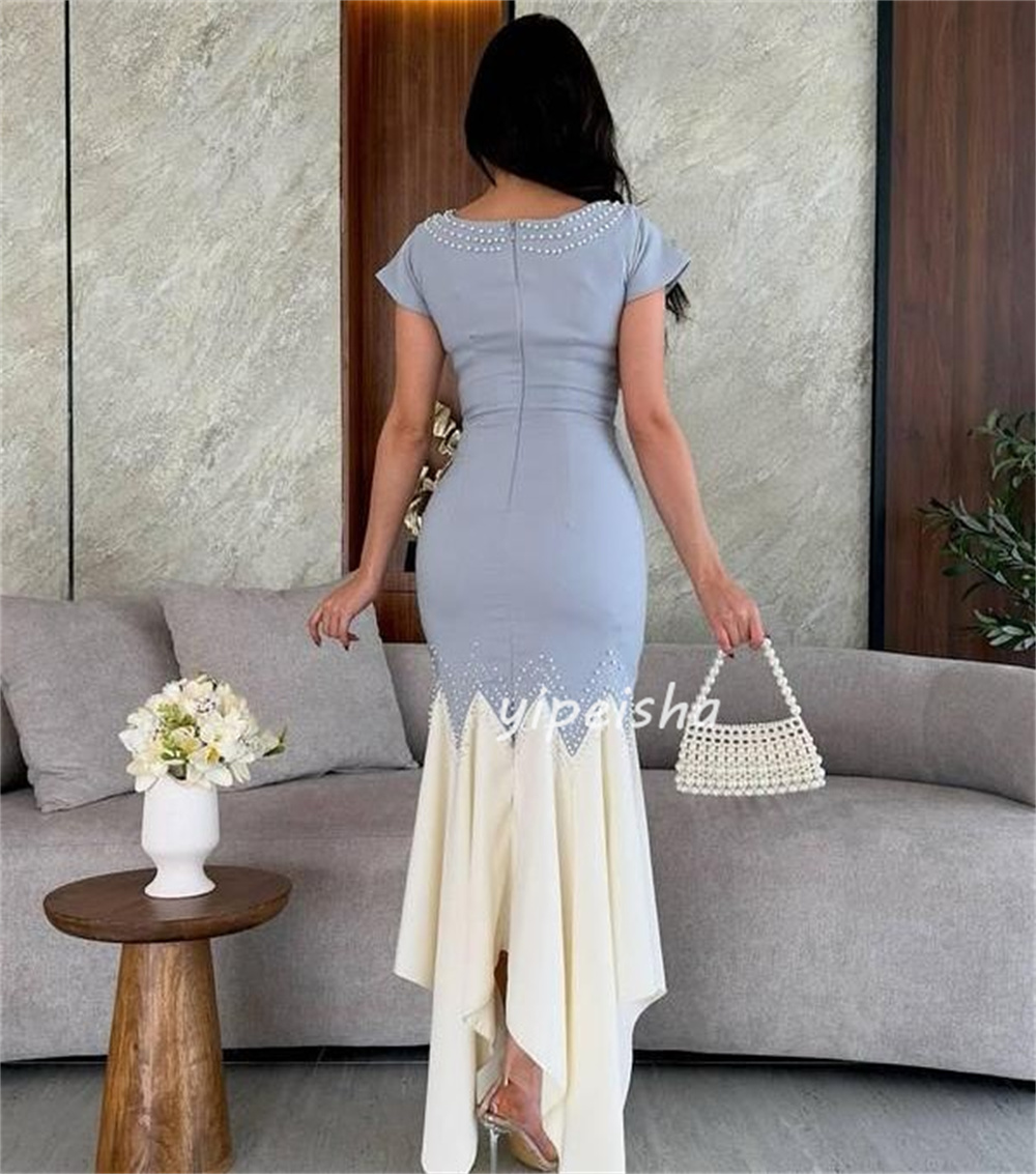 Maßgeschneiderte funkelnde, aufwendige Jersey-Pailletten, Perlenfalte, gerüschte Meerjungfrau-Midikleider mit U-Ausschnitt, maßgeschneiderte Anlasskleider im Retro-Stil