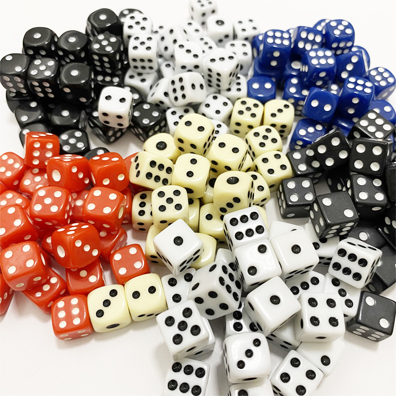 50 piezas de dados de punto cuadrado acrílico de 10mm, rompecabezas para juegos, dados de 6 caras, accesorio de juego DIY, Decider para fiestas de cumpleaños, cubo blanco/negro