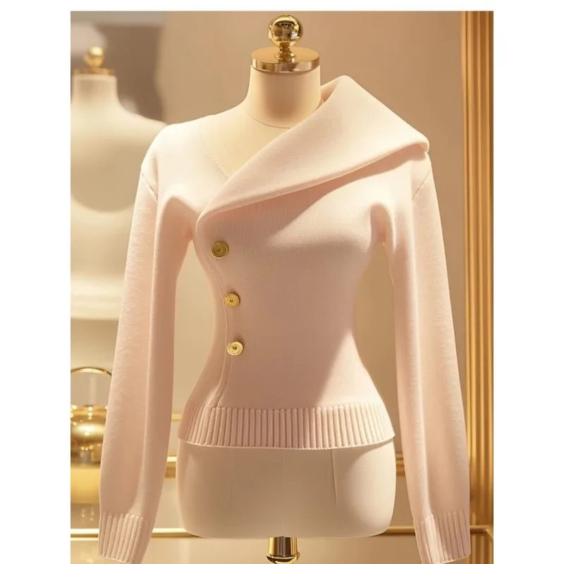 อารมณ์Elegant Niche Slim Fitสีทึบถักผู้หญิงฤดูใบไม้ร่วง2024ใหม่ไม่สมมาตรLapelเสื้อกันหนาวPullover
