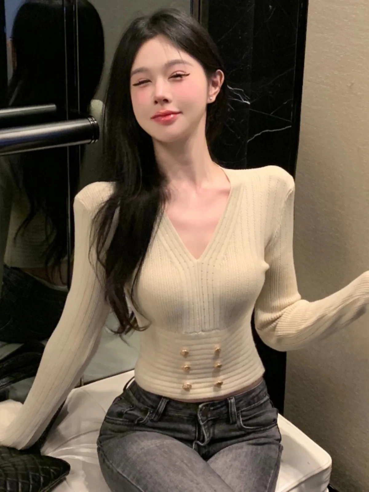 セクシーなホットガール長袖ニット V ネックトップハイウエストスリムフィットベースシャツインナーウェアショートスタイル秋イニシャルレディースファッション