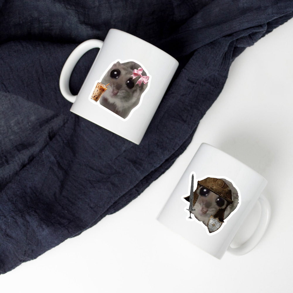 56 個悲しいハムスターミームかわいいマウス楽しいパターンステッカー美的かわいいデカールかわいい漫画のラップトップ荷物自転車日記ステッカー