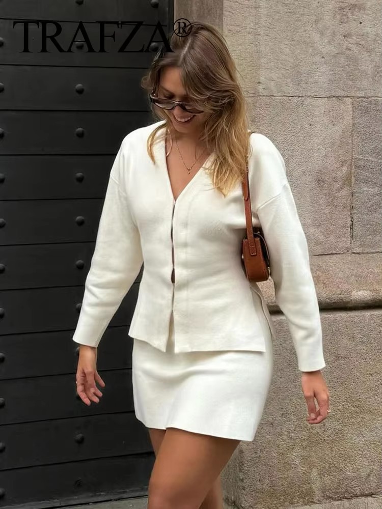 TRAFZA Frauen Elegante Gestrickte Mäntel Mode Burgund Rot V-ausschnitt Dünne Strickjacke Herbst Büro Dame Chic Solide Langarm Oberbekleidung