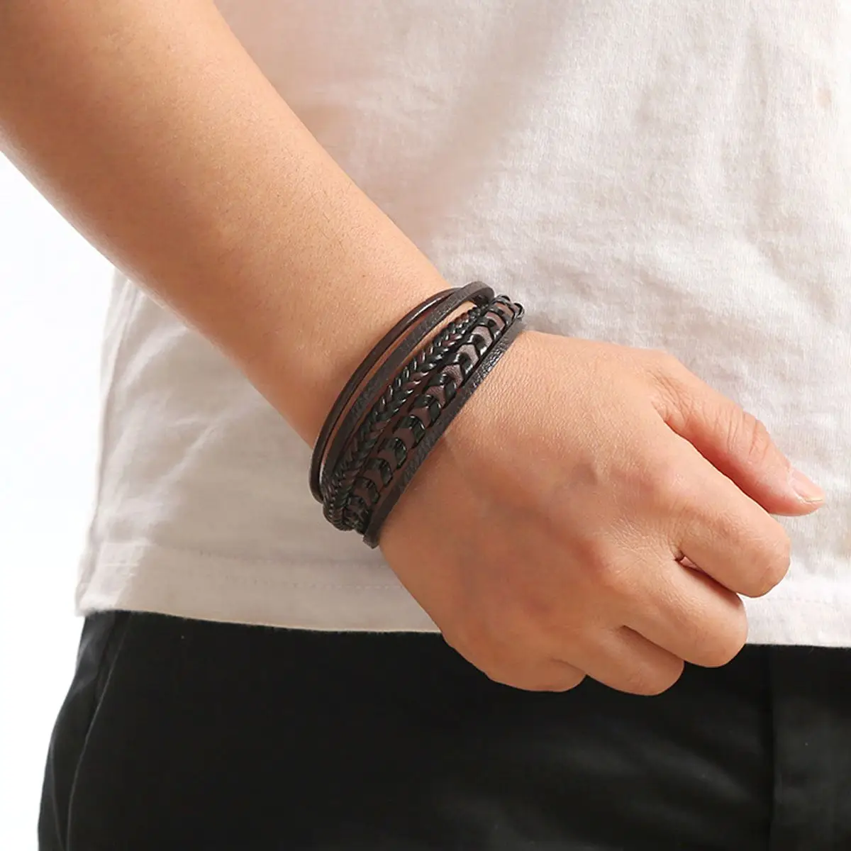 Bracciale in corda di cuoio multistrato da uomo con gioielli di moda Bracciale in corda di cuoio Bracciale con fibbia magnetica