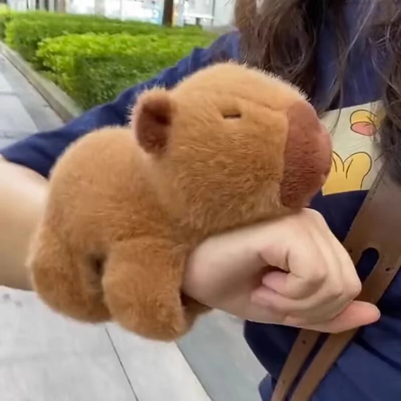 Armband Handgelenk liegende Puppe Capybara Puppe Snap Ring süßes Plüschtier hässliche süße Puppe