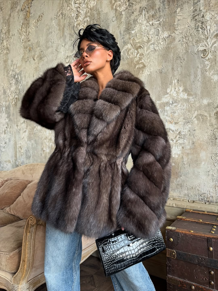 Frauen 2025, Elegante Gefälschte Pelz Jacke Mode Winter Neue Hülse Glocke Revers Langarm Mantel Luxus Täglichen High Street Dame outwear