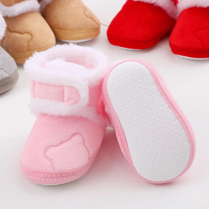 Botas de nieve cálidas para bebé, zapatos de princesa para interiores, fondo suave, zapatos cómodos para bebé recién nacido, bolas de felpa, Invierno