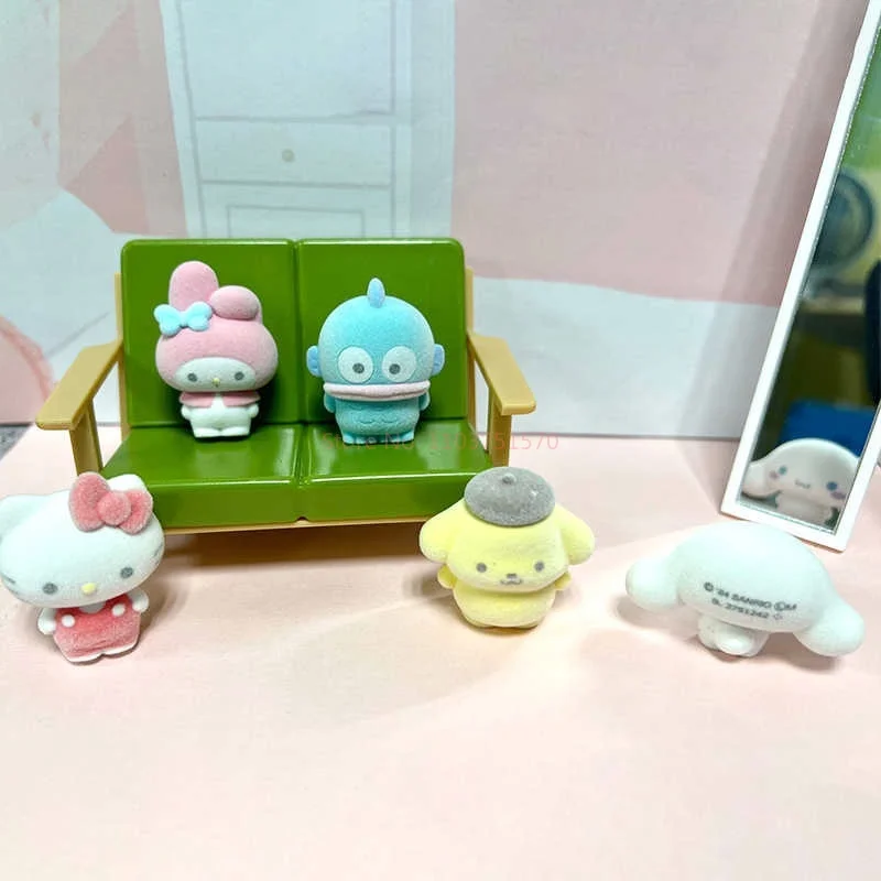 サンリオブラインドボックスハローキティメロディ植毛人形かわいいモデル飾りクロミドーパミンチェック柄アニメ模型玩具 Chlidren ギフト