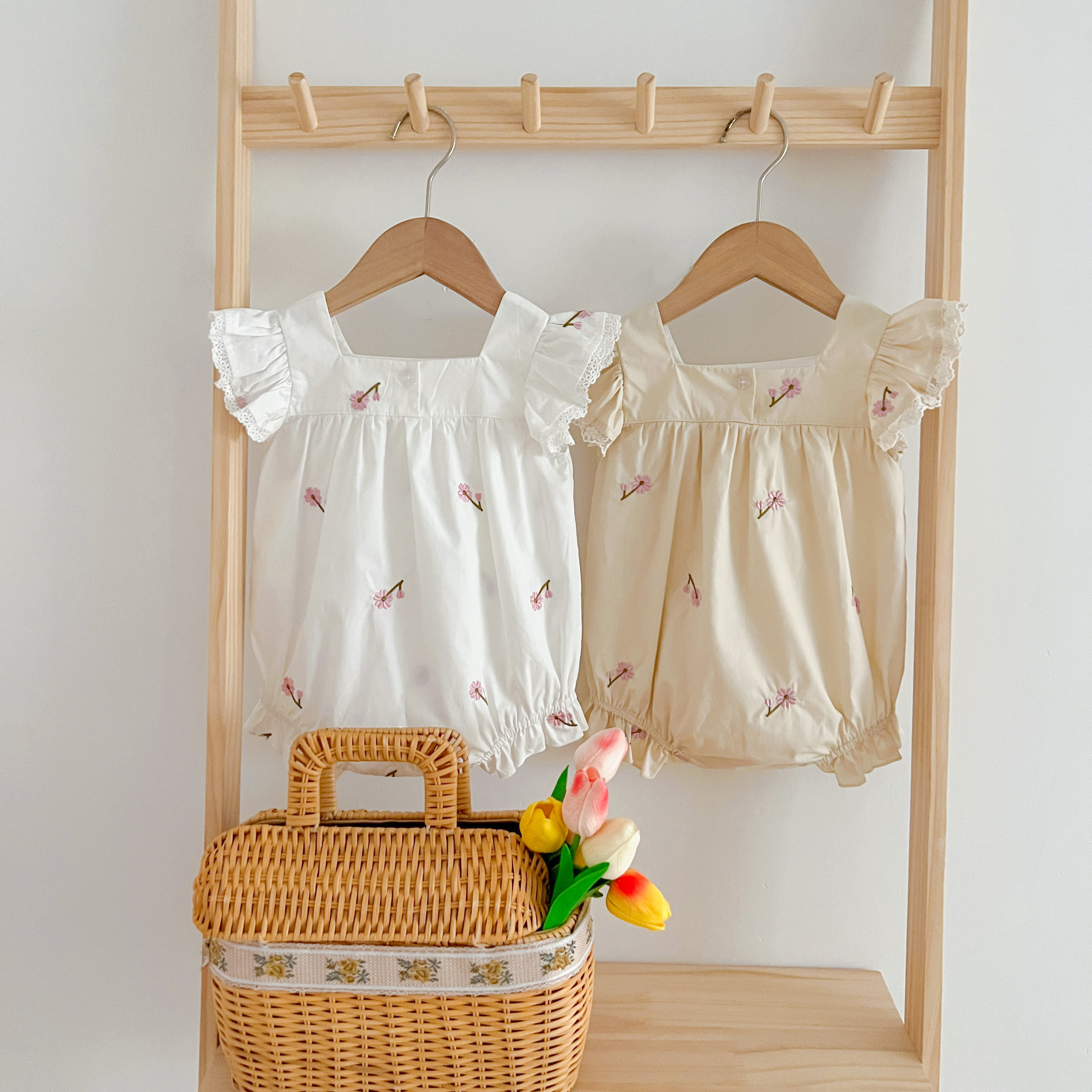 Nuovi vestiti estivi per neonati Bambini Neonate Pagliaccetti Nuovi neonati Bambini Neonate Senza maniche Ricama fiori Pagliaccetti per bambini Vestiti