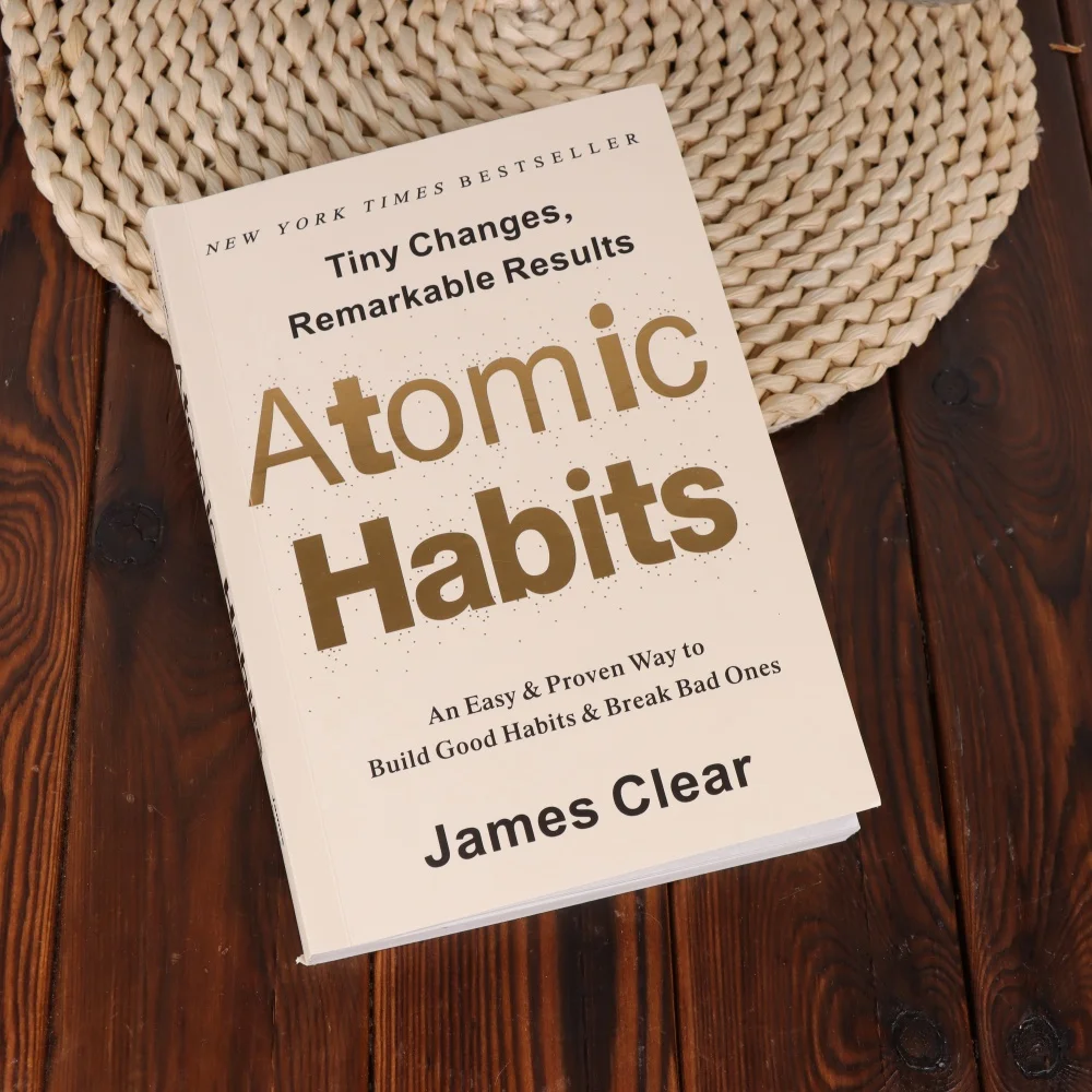 Atomic Habits von James Clear: Build Good Habits, Break Bad Ones – evidenzbasierter, beweglicher Leitfaden zur Erstellung dauerhafter Routinen