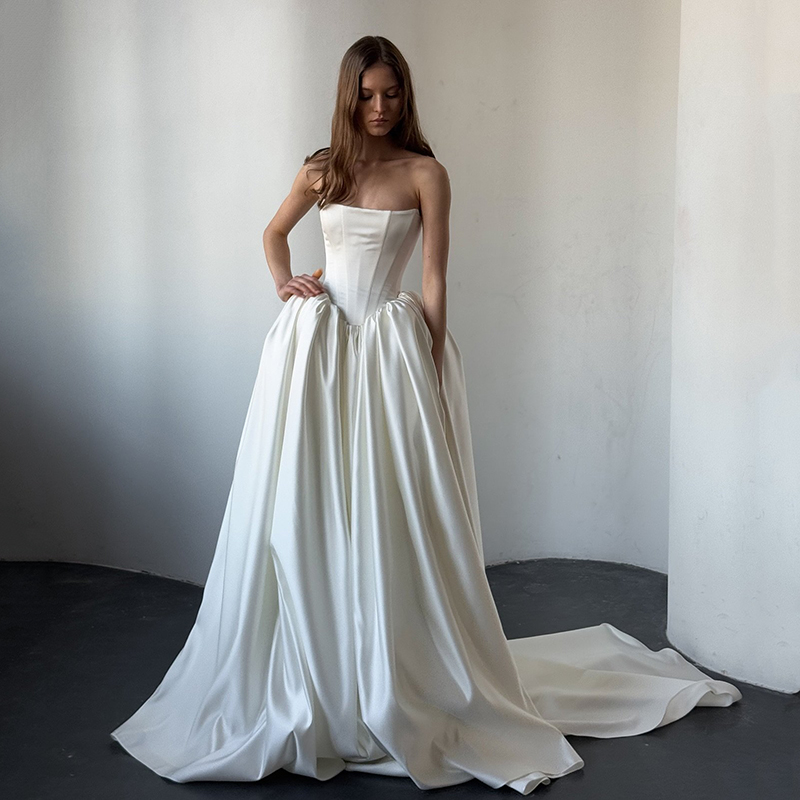 Eightree Boho A-Line Wedding Dresses Strapless Sweep Train Satin Bridal Dress Formal Long Wedding Ball Prom Gowns Customized