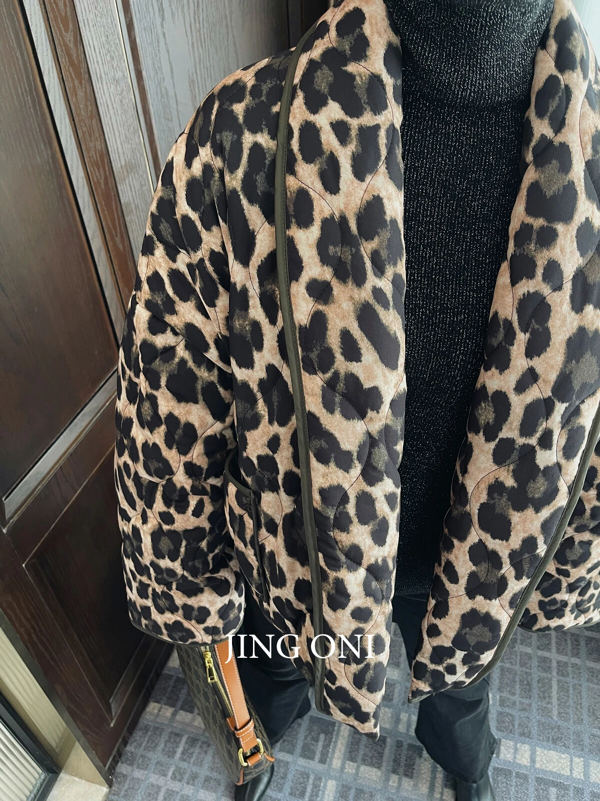เสื้อแจ็กเก็ตสั้นเสือดาวหรูหราสำหรับผู้หญิงเสื้อผ้า Y2K สไตล์ MODE Korea สไตล์วินเทจเสื้อนอกเสื้อโค้ทที่สง่างามสำหรับฤดูหนาว