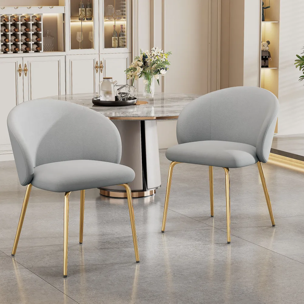 2 cadeiras elegantes com estofamento de veludo Cadeiras de jantar confortáveis com braços e pernas de metal dourado Cadeiras elegantes para sala de estar