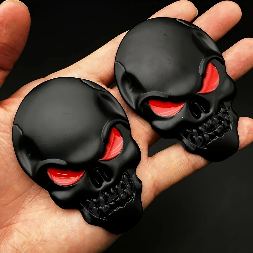 2 stücke Schädel Piraten Skelett Buccaneer Kopf Schädel 3D Metall Auto Körper Aufkleber Auto Hinten Emblem Abzeichen Aufkleber