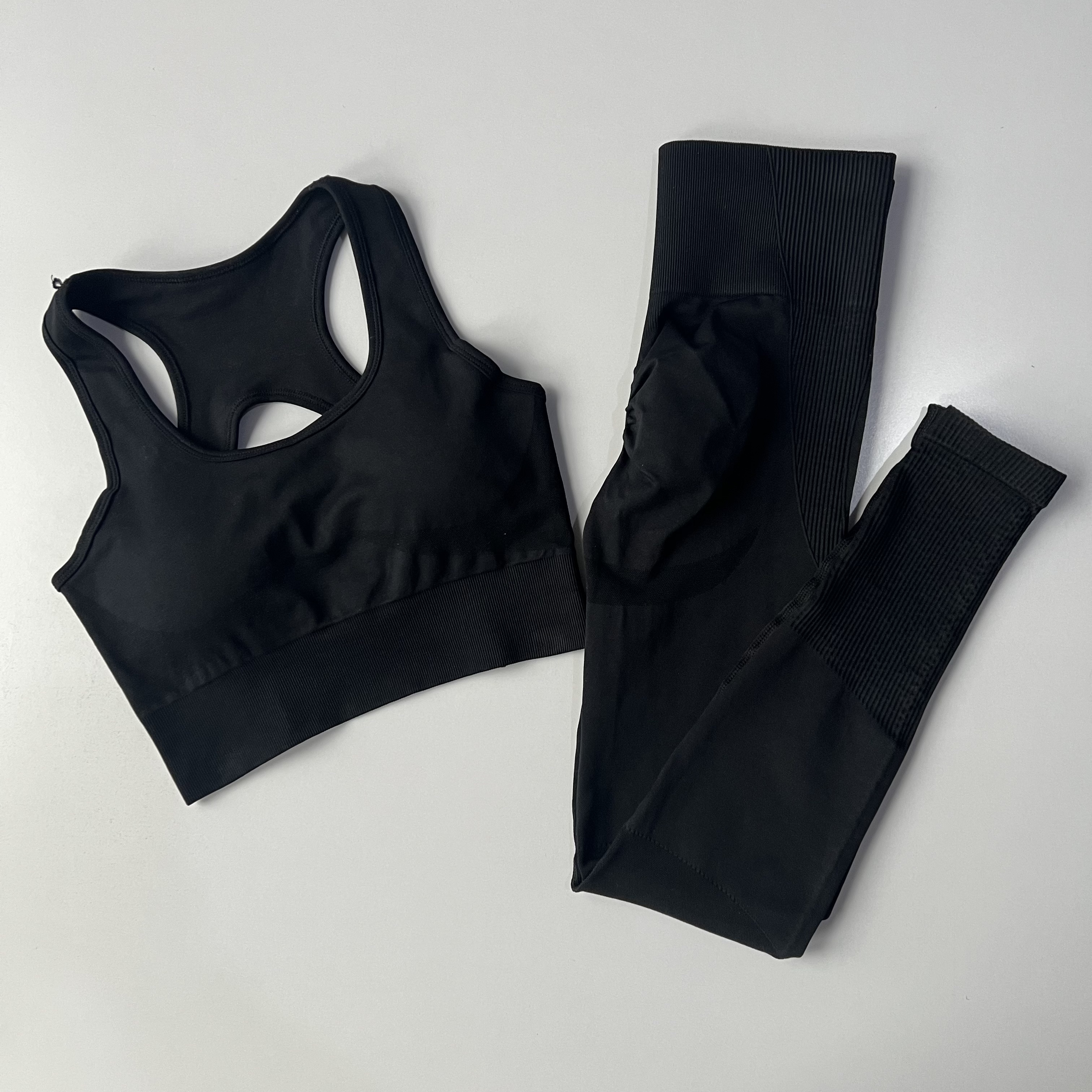 Set di tute da yoga ad asciugatura rapida per sollevamento del sedere color pesca Pantaloni da fitness Leggings a vita alta con reggiseni sportivi Set fitness per sollevamento del sedere color pesca