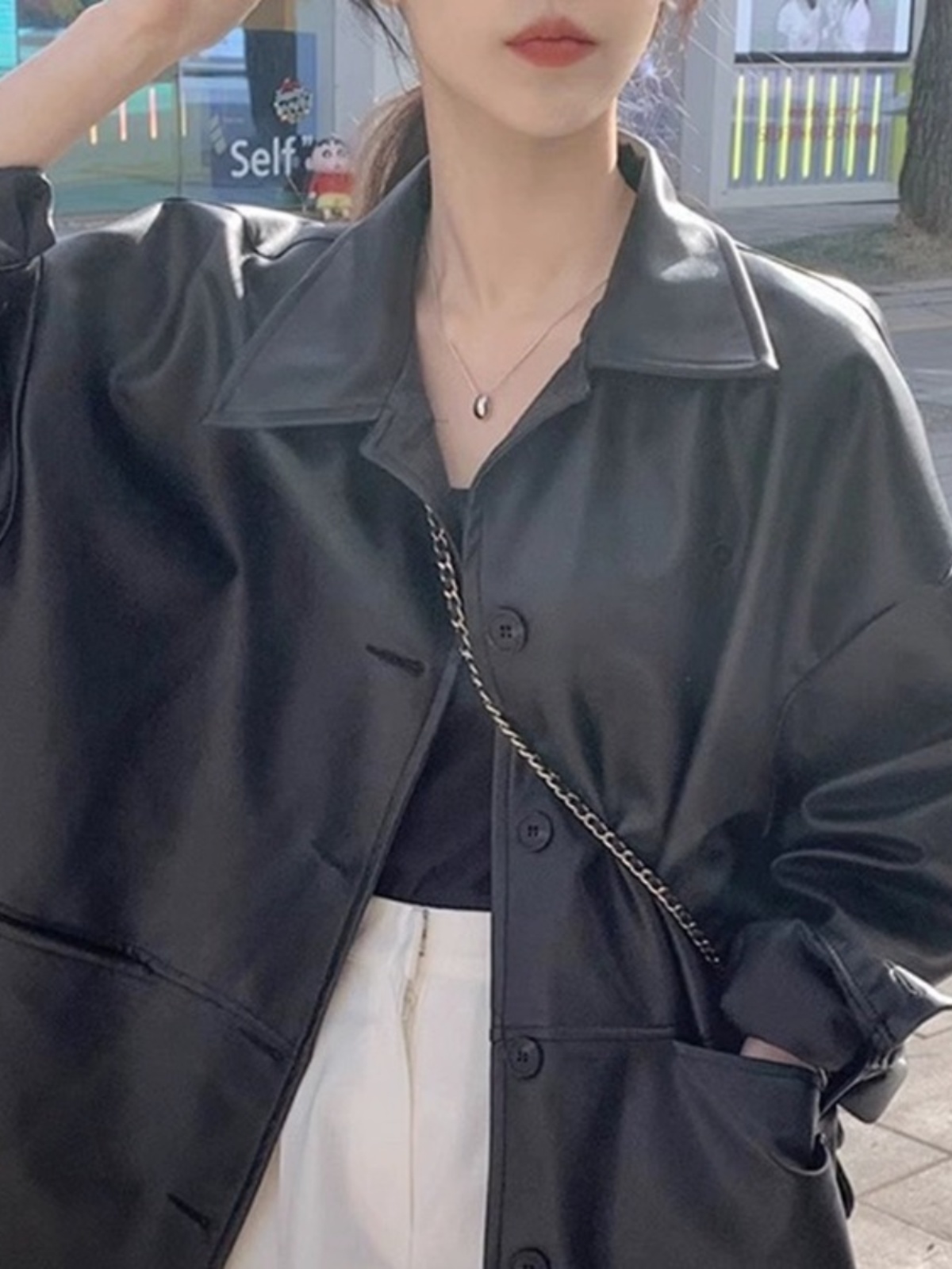 女性のルーズフィットシングルボタン PU レザージャケットアウターカーディガンスタイル長袖通勤ファッション秋服 2024