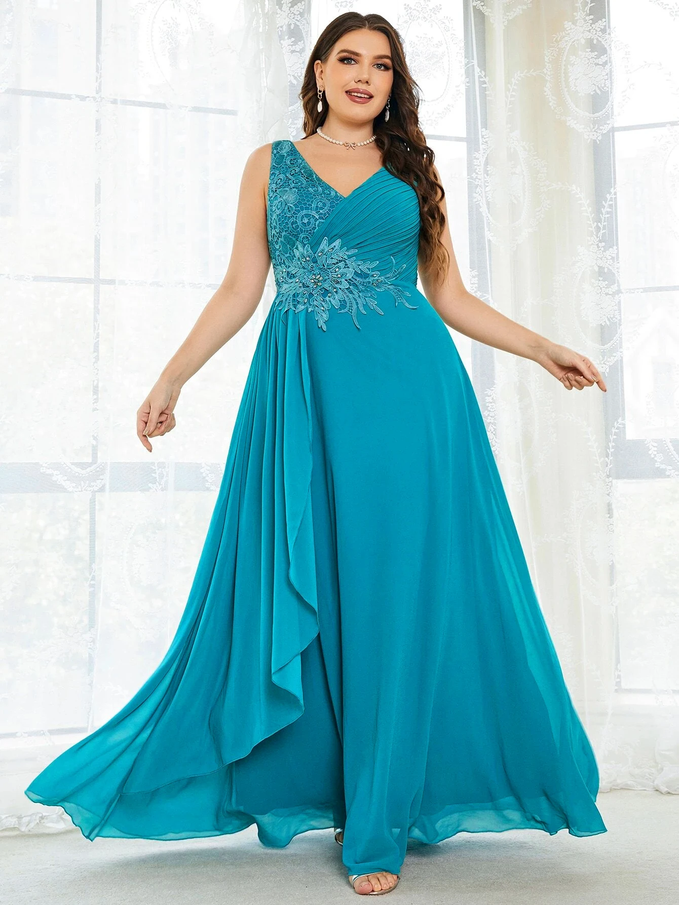 Plus Size Partykleider Mode Frauen Hochzeit Elegante Spitze Strass Applikation Brautjungfernkleider Großes weibliches Abendkleid