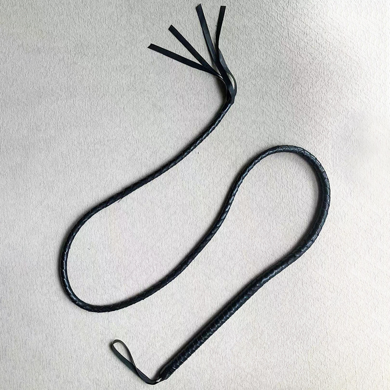 Mới Ngựa Đen Roi, Đỏ Hồng