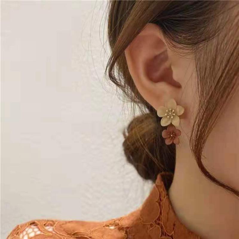 Pendientes colgantes de flores en contraste para mujer, aretes de flores versátiles, sencillos, Vintage, FRANCÉS