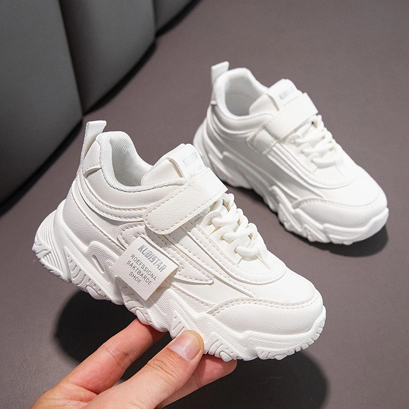 2024, neue, vielseitige, weiche, atmungsaktive Klettverschluss-weiße Turnschuhe für Jungen und Mädchen, niedliche koreanische Stil-Uniform-Schulschuhe