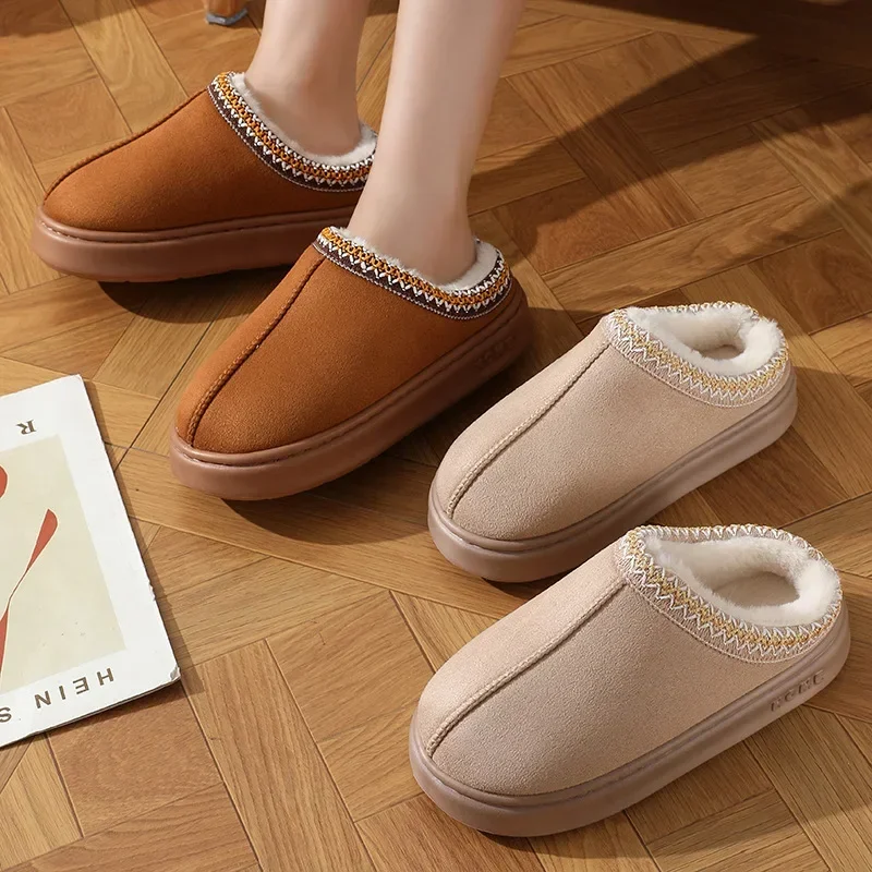 2025 Zapatillas de plataforma mullidas y acogedoras para el hogar de invierno para mujer, zapatos unisex de interior antideslizantes de algodón cálido de felpa