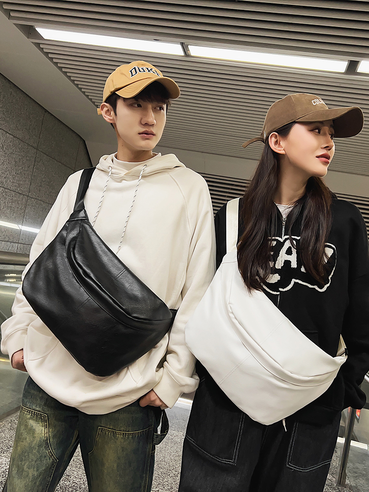 Bolsa Transversal Masculina Estilo Retrô, Bolsa de Ombro Casual ande Capacidade em Formato de Dumpling para Esportes e Desl...