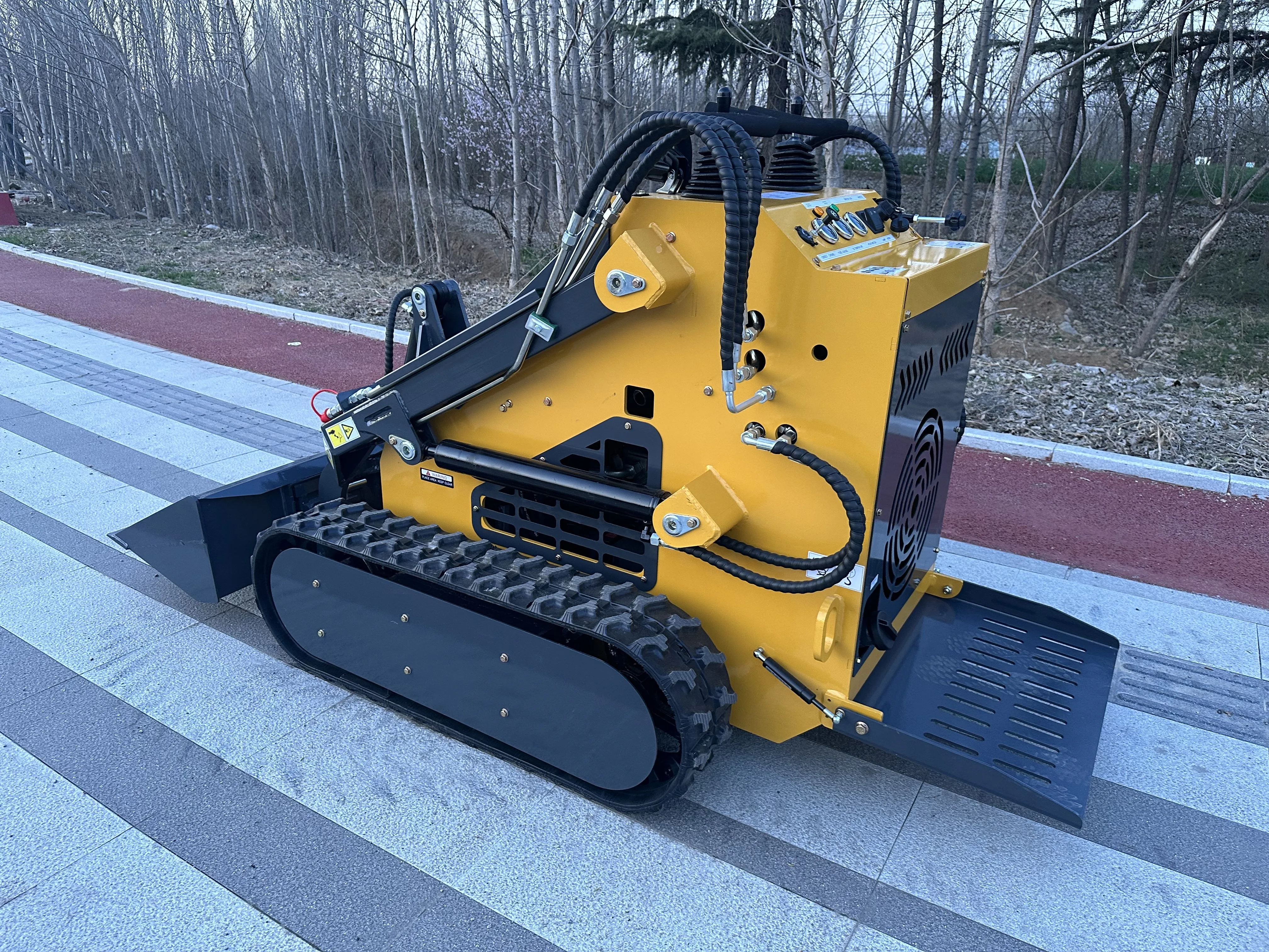 Wheel Skid Steer Loader Customized  Mini  loader Skidsteer  loader Front Loader  Free shipping Kubota EPA Euro V Small Loader