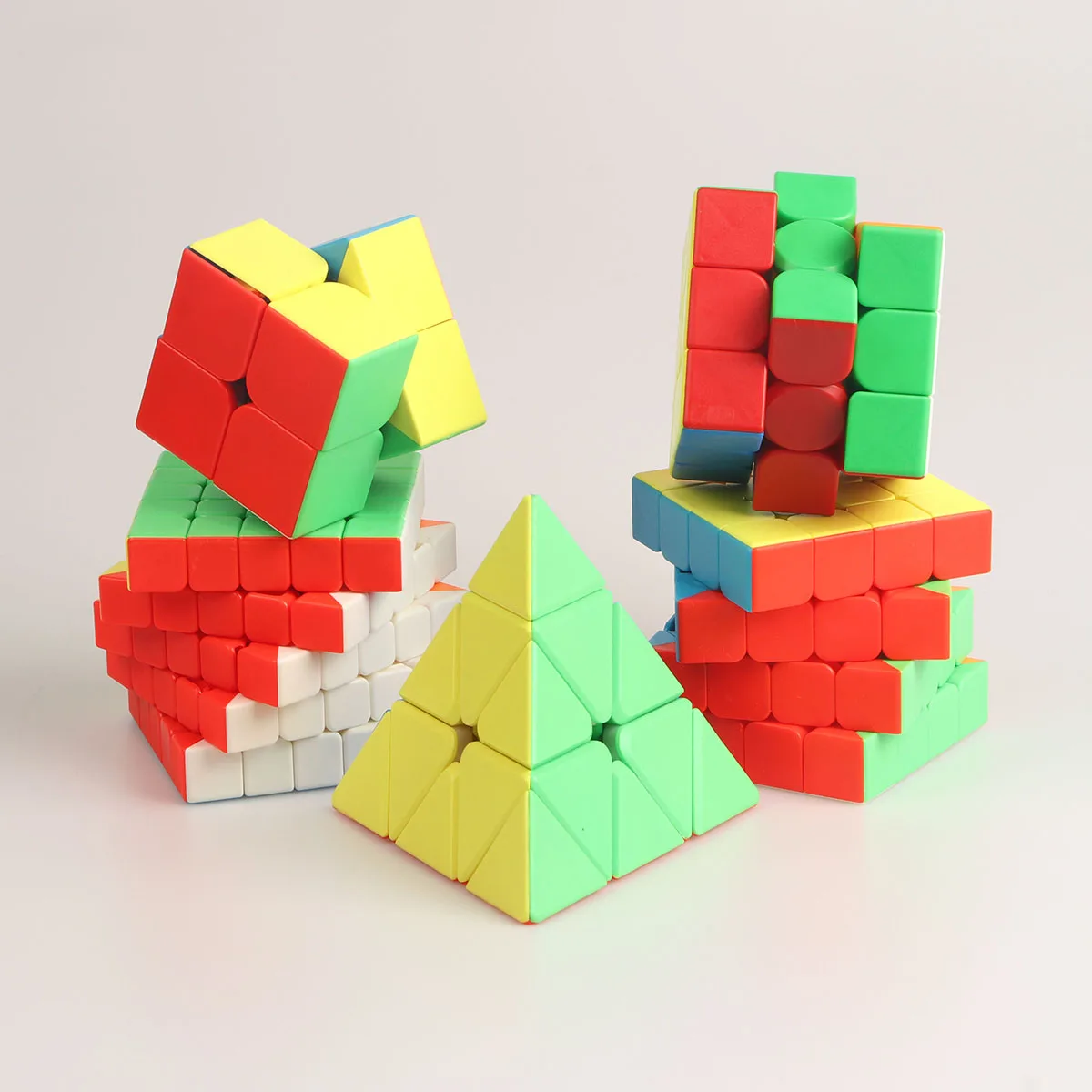 2x2 3x3 4x4 5x5พีระมิดไม่มีสติกเกอร์ปริศนาบรรเทาความเครียดระดับมืออาชีพการศึกษาความเร็วเรียบการแข่งขันของเล่นสำหรับเด็กของขวัญ
