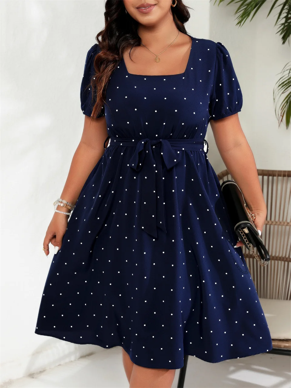 GIBSIE Plus Size Square Neck Polka Dot Gürtel Kleid Damen Elegante Retro Puffärmel Hohe Taille Sommer A-Linie Big Swing Kleider