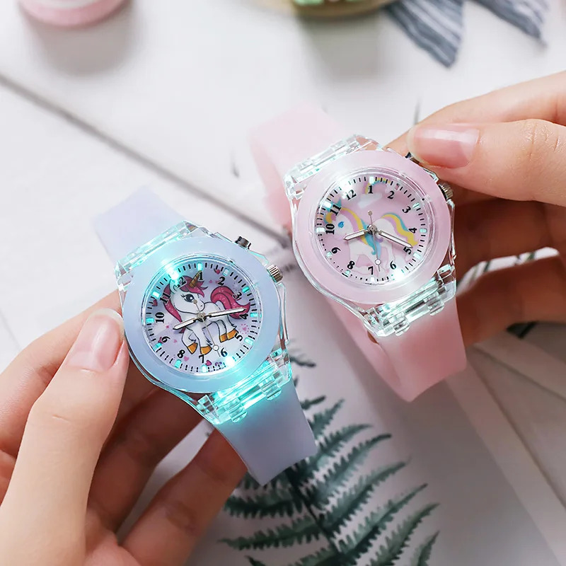 Anime Cartoon Kinderhorloge Voor Cartoon Eenhoorn Kinderen Horloges Glow's Nachts Quartz DIGITALE KLOK Siliconen Band Leuke Meisjes