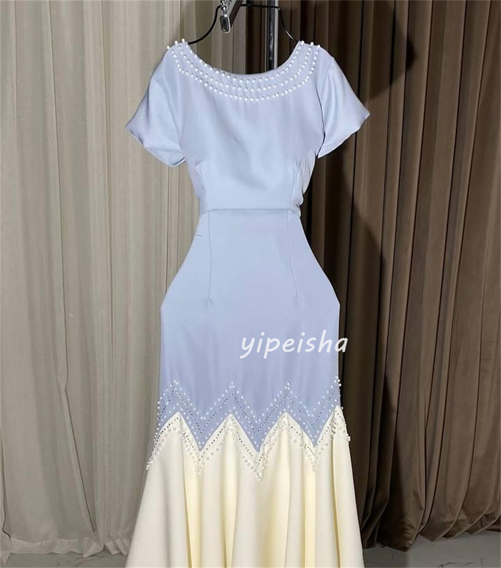 Maßgeschneiderte funkelnde, aufwendige Jersey-Pailletten, Perlenfalte, gerüschte Meerjungfrau-Midikleider mit U-Ausschnitt, maßgeschneiderte Anlasskleider im Retro-Stil