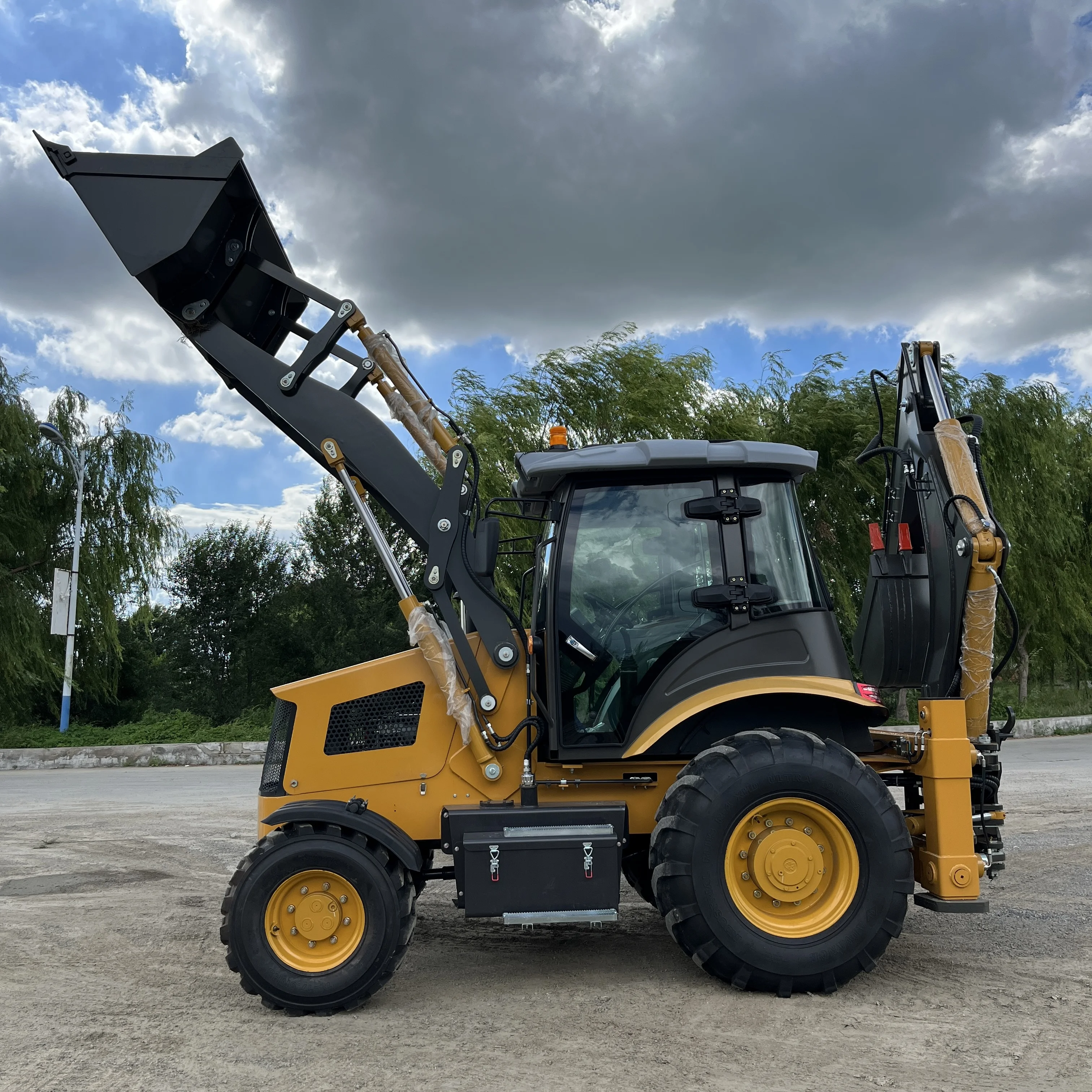 Backhoe Loader China Manufacturer Front Loader 4X4 Agricultural tractor Wheel Loader Cummins diesel Engine Customizable Digger