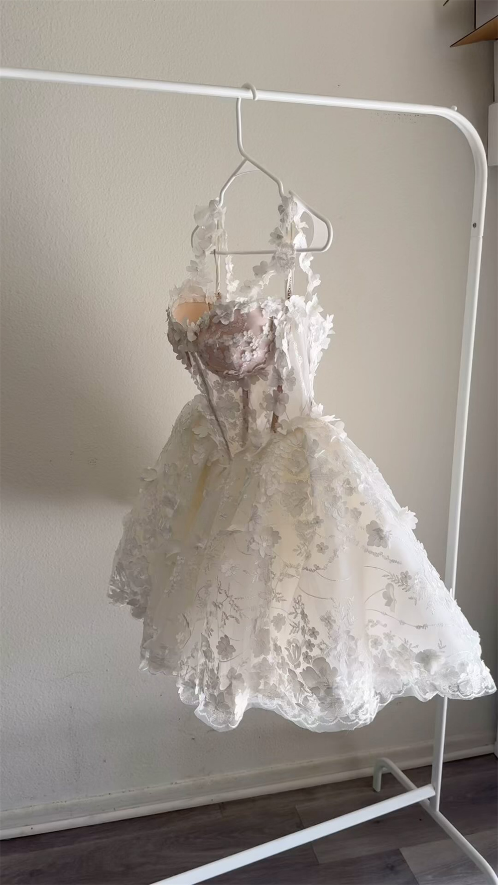 Amanda Boho-Mini robe de Rhen dentelle fleurie, robes de Rh, robe de soirée à bretelles florales, robe de mariée courte personnalisée, robe éducative de Fi.C.