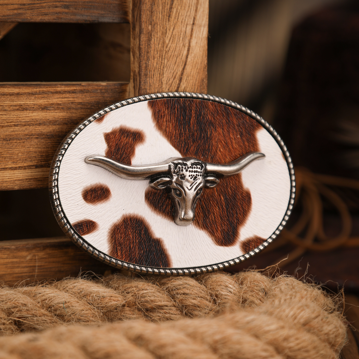 Eine Gürtelschnalle im Western-Stil, ein personalisierter Retro-Gürtel mit Metallschnallenkopf (zufälliges Muster)