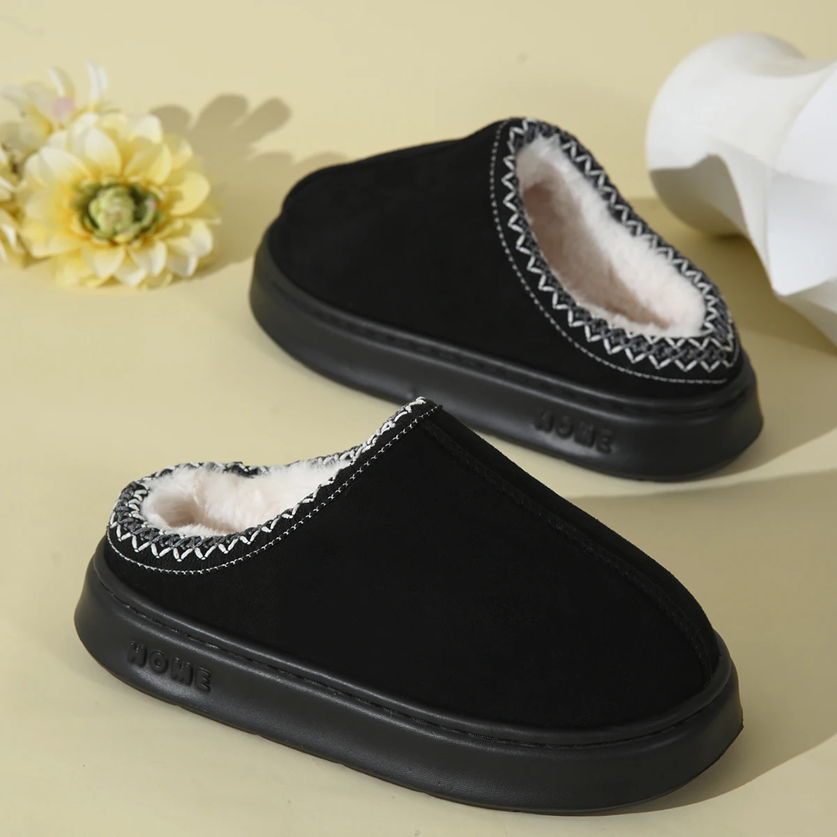 Zapatillas mullidas con plataforma para mujer, zapatos planos de casa a la moda de felpa, zapatos de diseñador para invierno, calzado informal elegante para el hogar de talla grande