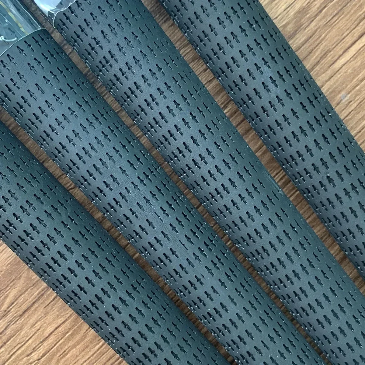 ユニバーサルラバーゴルフグリップアンダー,標準,中型,ドライバー,木製ハイバード,高品質,新品,2023