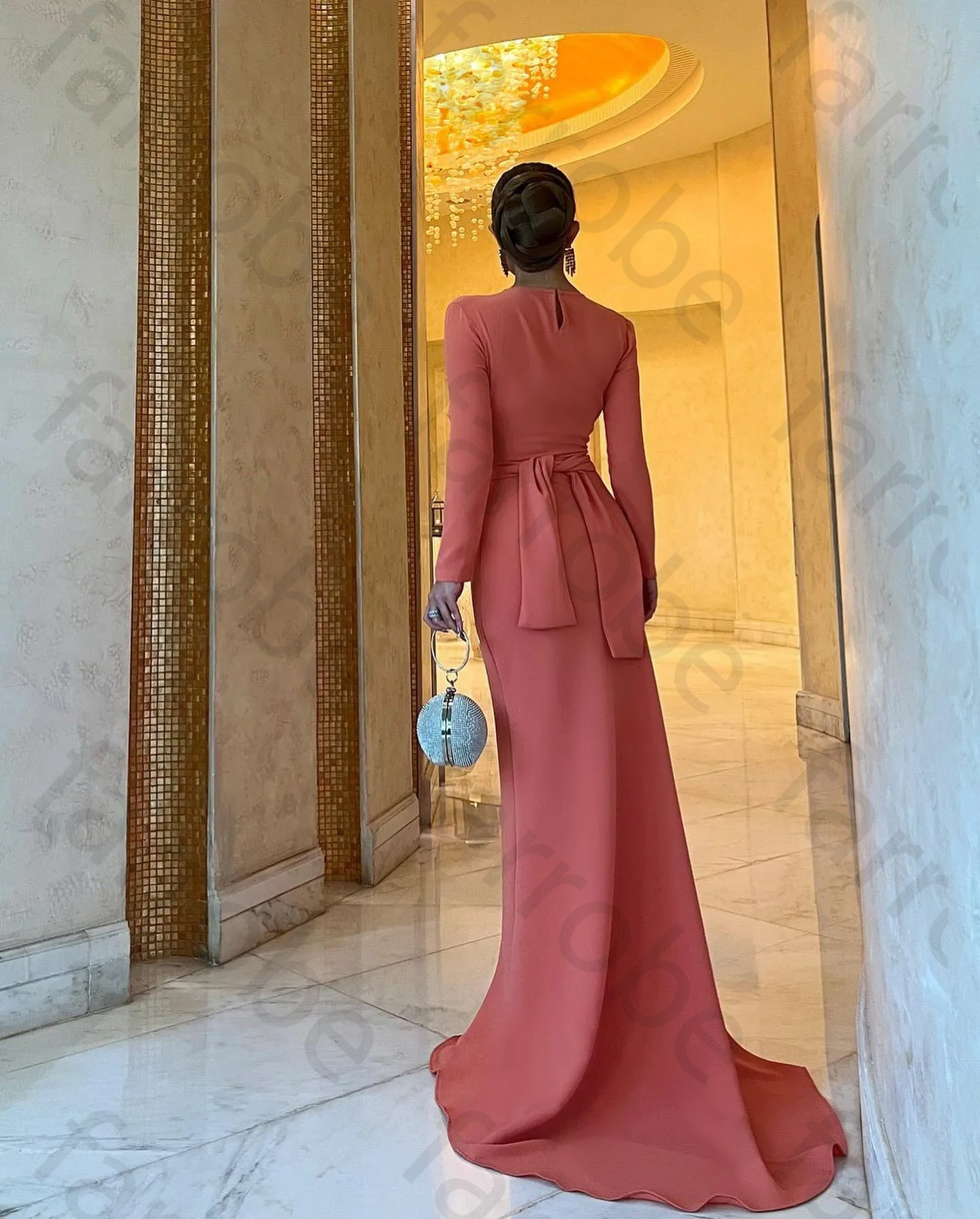 Aangepaste elegante koraalroze moeder van de bruidjurken juweelhals lange mouwen bruiloftsgastjurk vloerlengte avondjurken