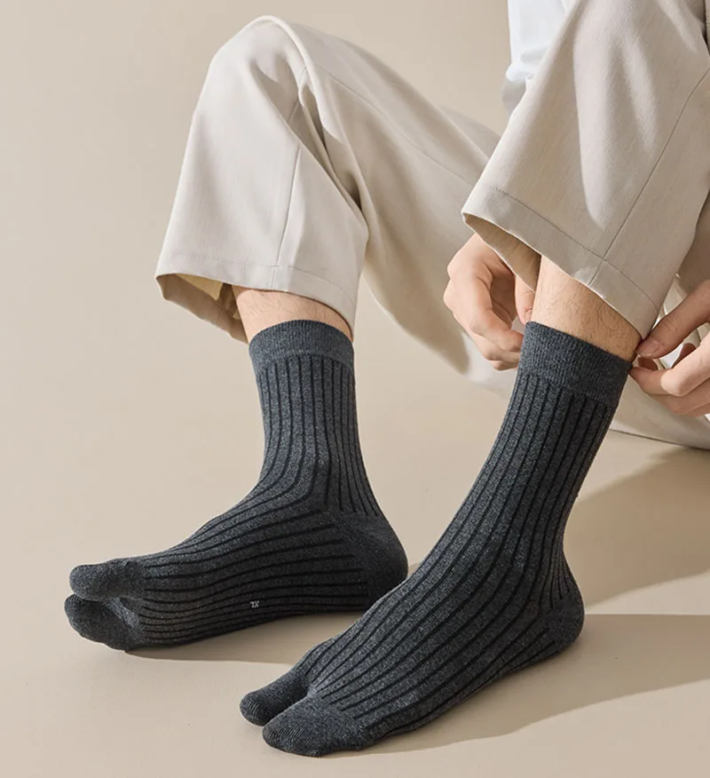 Casual Vertical Striped Middle Tube 2 Toe Socks For Men Solid Color Thumb Split Toe Socks Spring Autumn Elastic Two Toes Socks