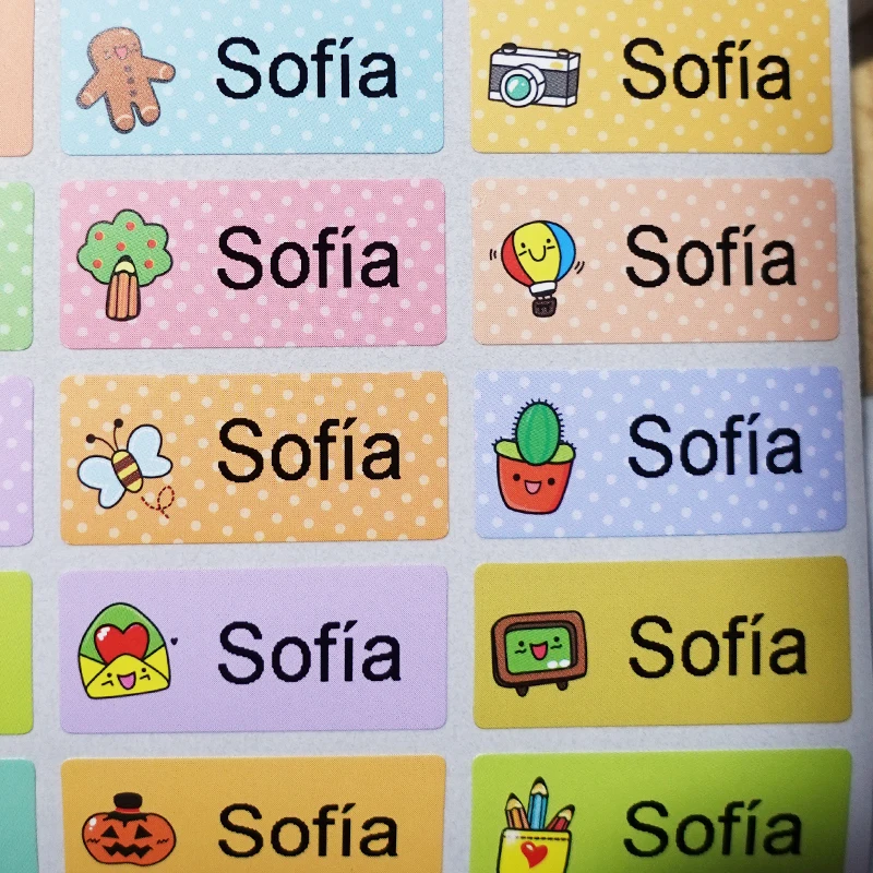 120 個名前ステッカーパーソナライズされた名前ラベルカスタム防水かわいいステッカー子供のための学校文具水筒