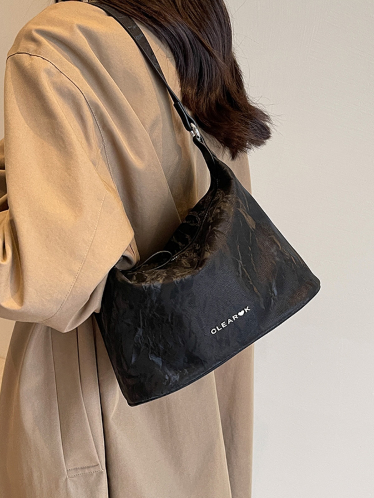 Tas Niche populer 2023 tas wanita baru Fashion tas selempang bahu tas ketiak