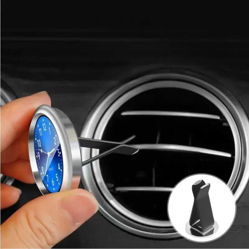 Zegar samochodowy Luminous Auto Ornament Mini Automobiles Internal Stick-On Digital Watch Mechanics Quartz Clocks 40mm 43mm
