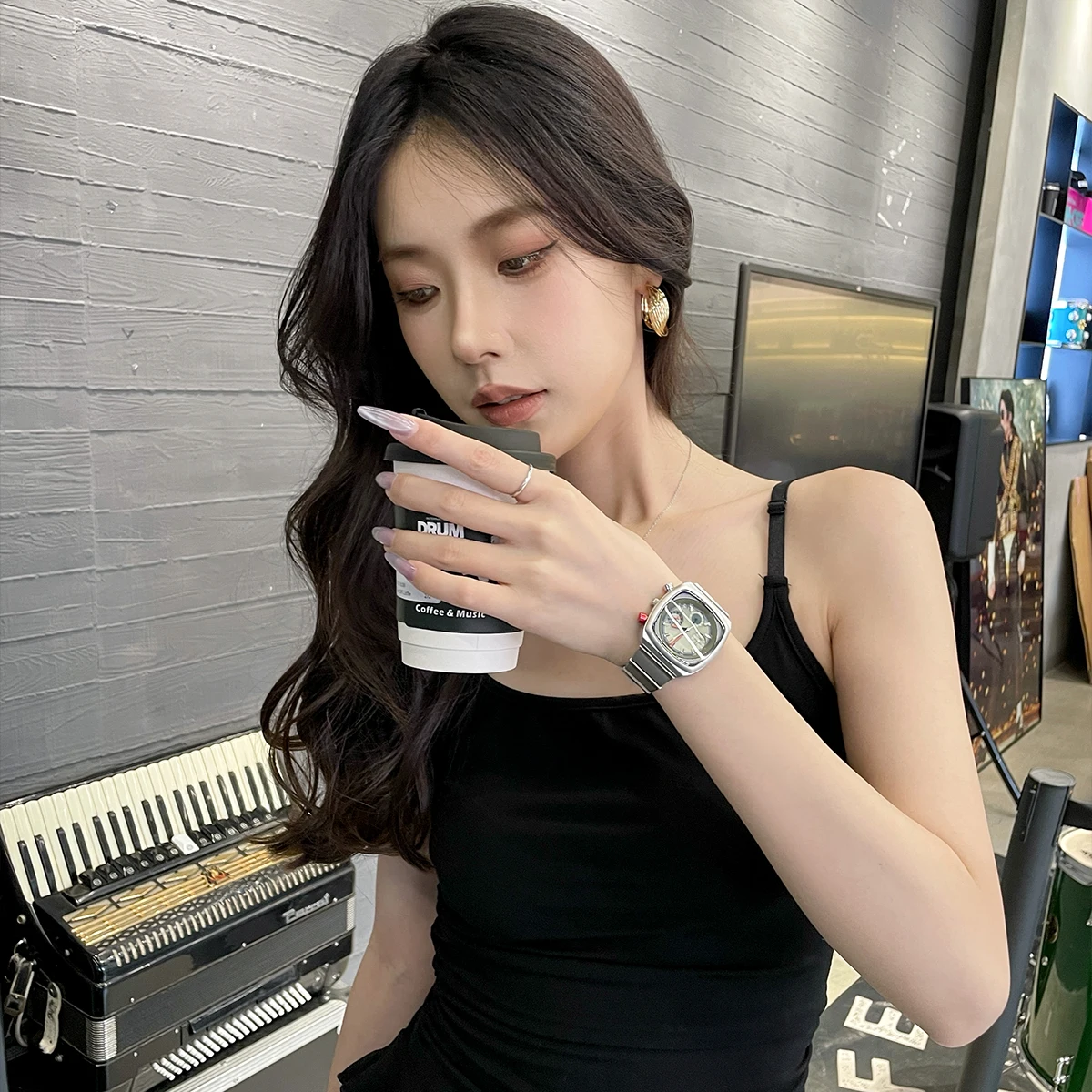 2024 ใหม่นาฬิกาสี่เหลี่ยมสําหรับผู้หญิงเฉพาะผู้หญิงหรูหรานาฬิกาผู้หญิงระดับไฮเอนด์นาฬิกาอินเทรนด์