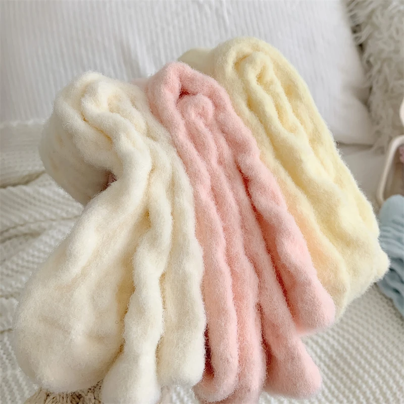 Calcetines cálidos para mujer, moda japonesa de invierno, calcetines mullidos de Color sólido para niñas, calcetines gruesos y bonitos para el hogar, calcetines suaves Kawaii para otoño