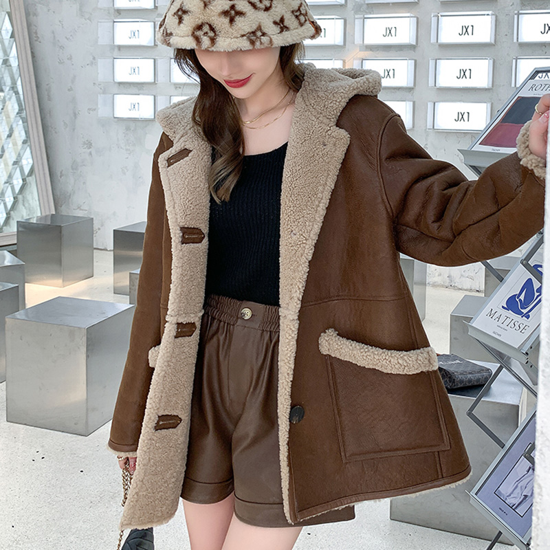 シープスキンレザートップ2022,女性用フード付き毛皮毛皮コート,冬用の暖かい毛皮の裏地付きジャケット,zjn5184