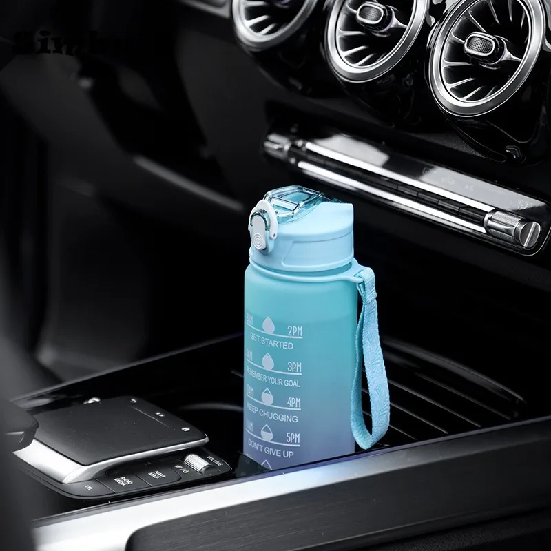 750ML ขวดน้ํากีฬาพร้อมเครื่องหมายเวลาถ้วยป้องกันการรั่วสร้างแรงบันดาลใจขวดน้ําพลาสติกแบบพกพาสําหรับกีฬากลางแจ้งฟิตเนส