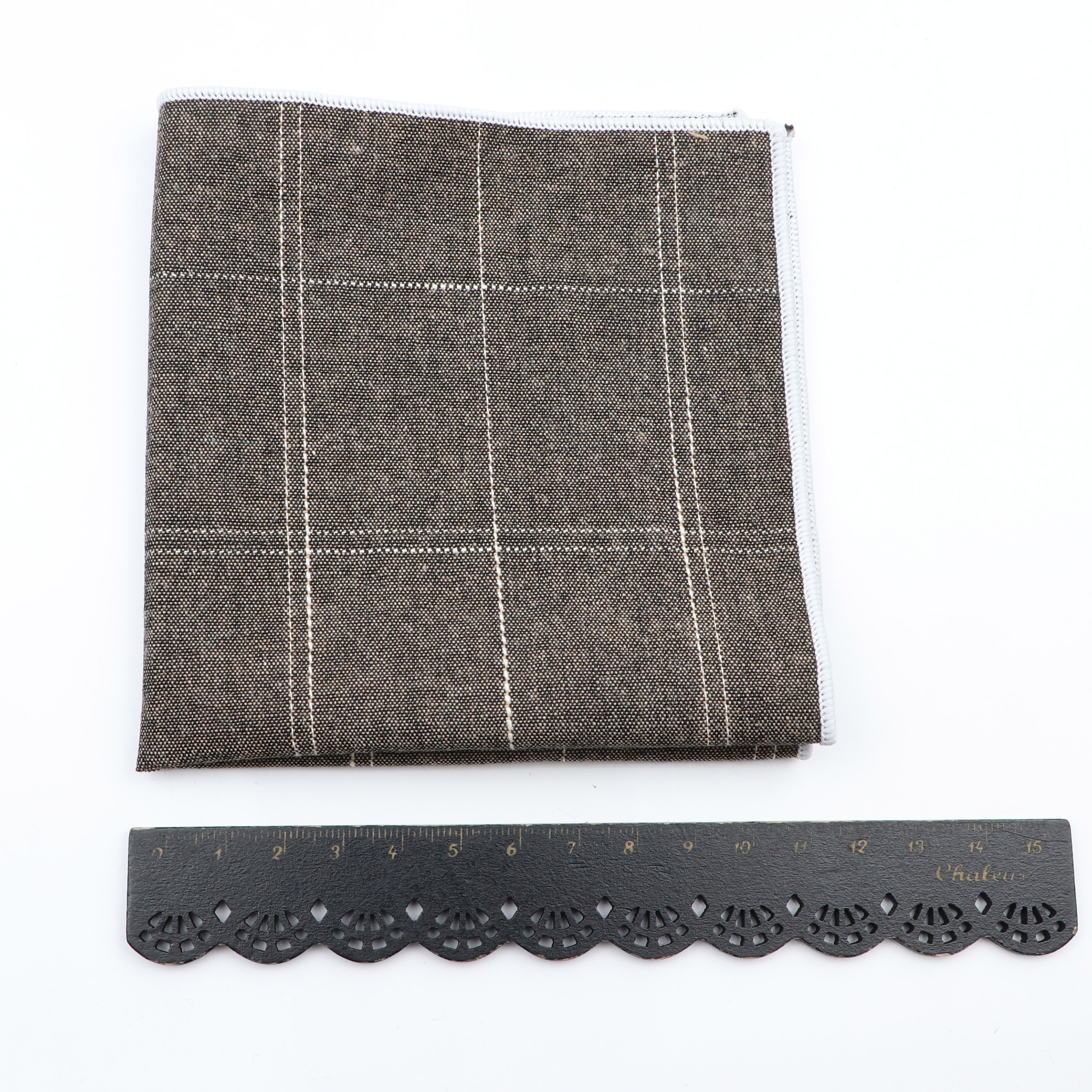 แฟชั่นผ้าฝ้ายลายสก๊อตผ้าเช็ดหน้าผ้าพันคอ Vintage สีเทาสีดำ Hankies ผู้ชายคุณภาพสูงธุรกิจ Pocket Square ผ้าเช็ดหน้า