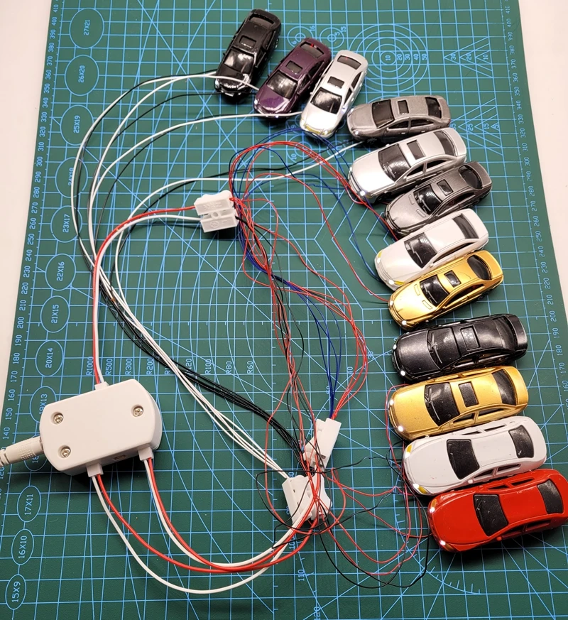 Carros modelo de plástico com luzes LED, 1:87 Ho Scale, Railway, Railway, Trem, Construção, Cenário Layout Set, HO, N, 12V, 5Pcs