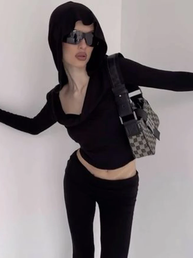 IAMSURE エレガントなファッションゴシック固体フード付きクロップ Tシャツダークスリムスラッシュネック長袖 Tシャツ女性 2023 夏のストリート